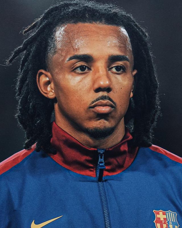 进攻才华浮出水面，助攻戴帽的孔德是巴萨新杀器